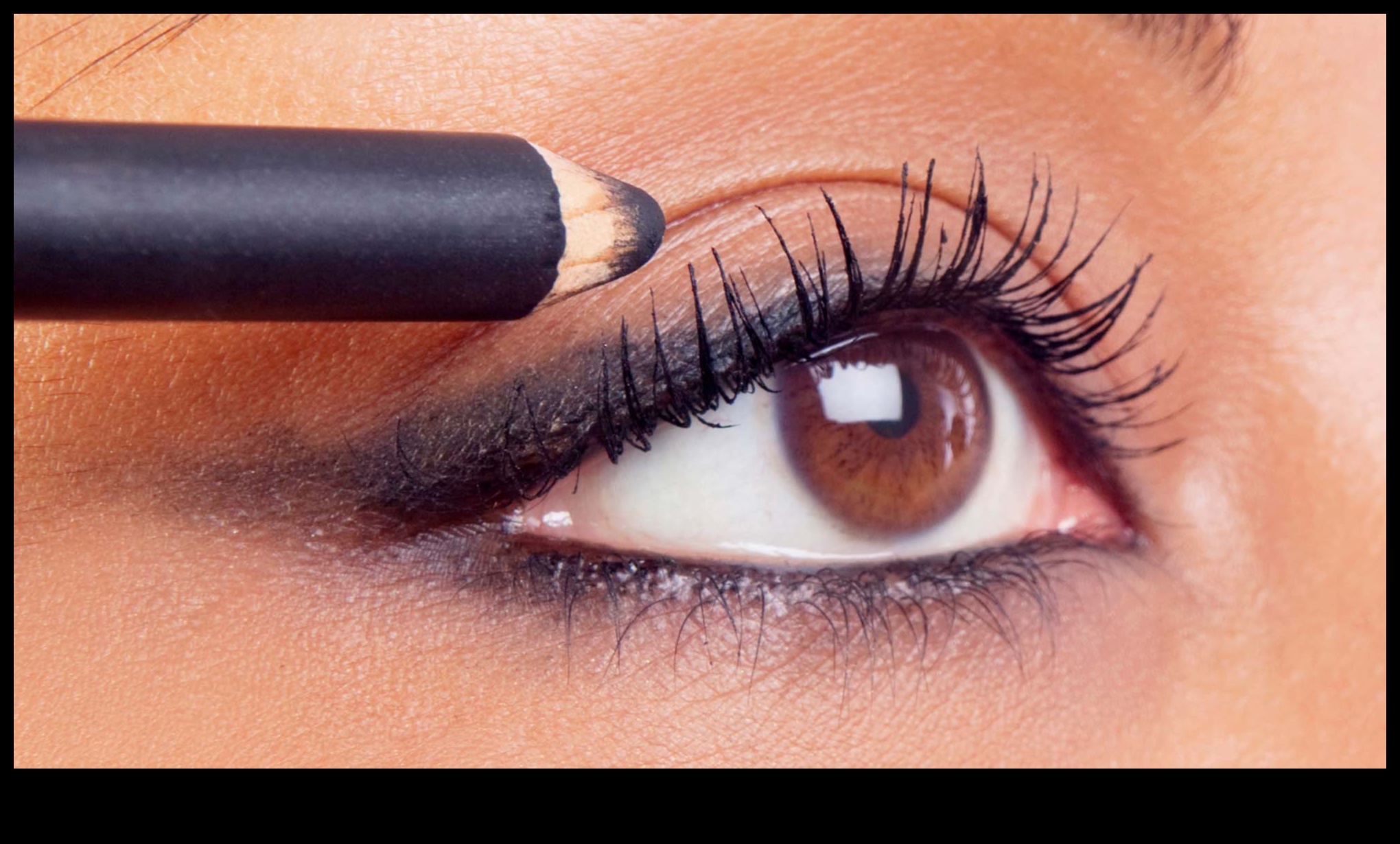 Su Hattı Harikaları: İç Çembere Eyeliner Uygulama İpuçları